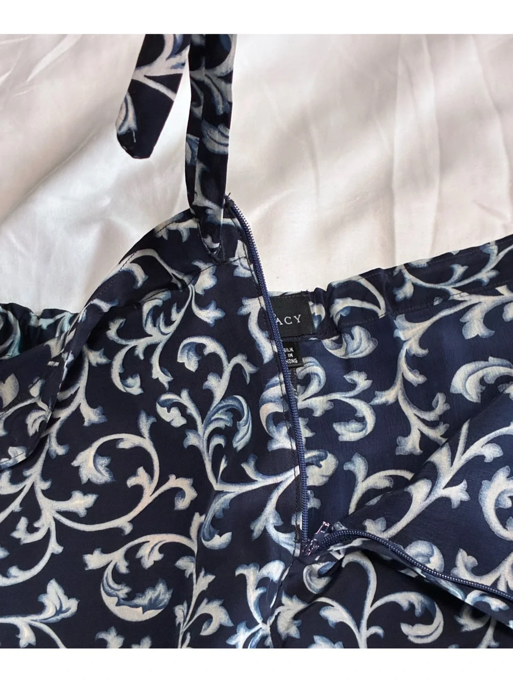 Ellen Tracy 12 Navy and White Filigree Silk Printed Drawstring Maxi Pencil Skirt